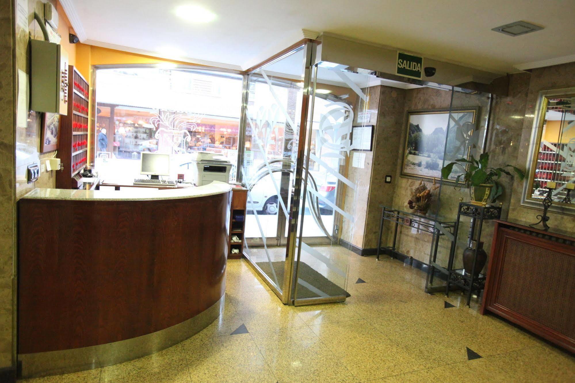 Hostal Don Suero Leão Exterior foto